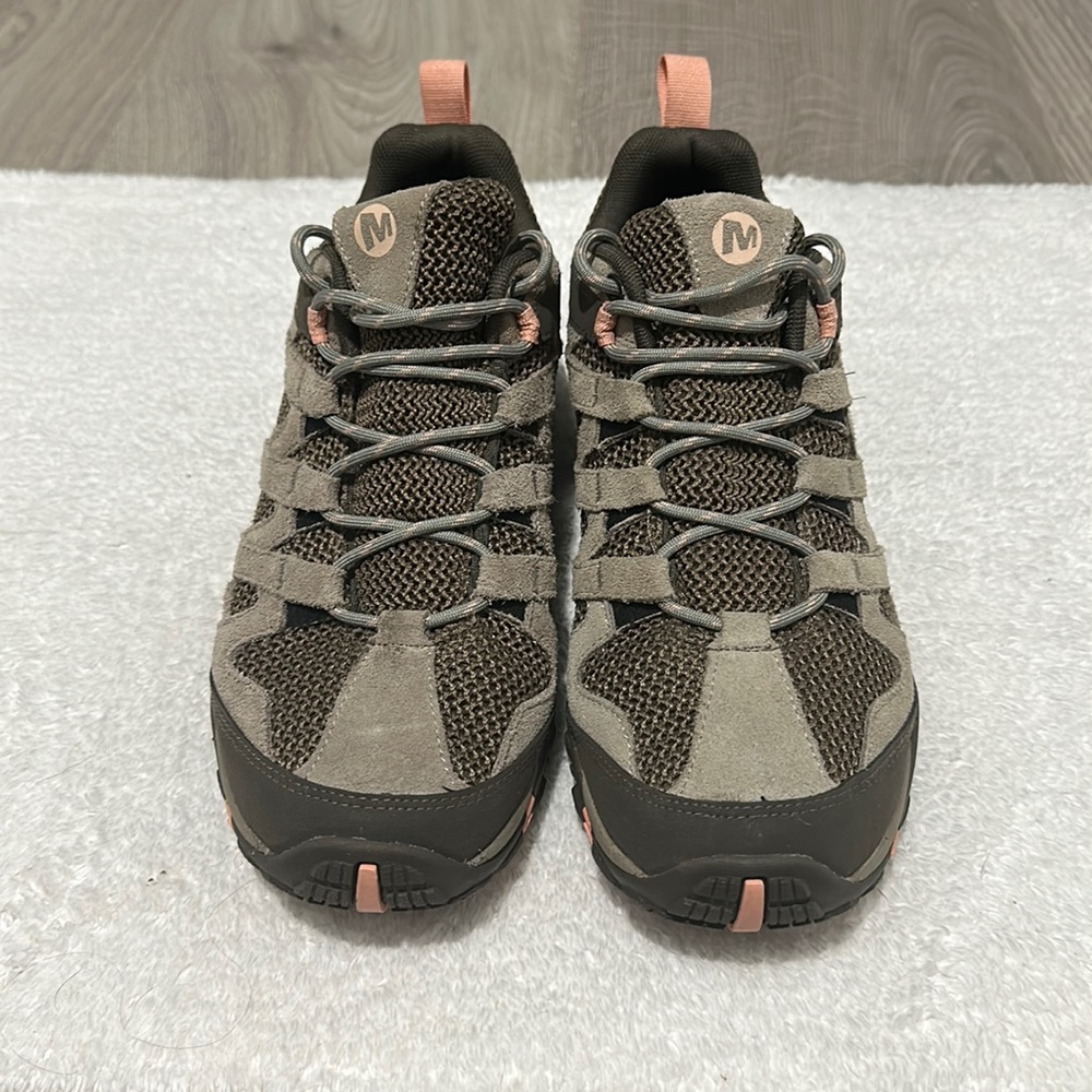 Merrell Womens Alverstone Hiking Shoe size 9.5. NWOT. Brown tan Pink